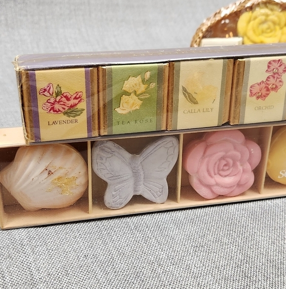 Vintage Ben Rickert Hand Soaps Floral & Sculpted. Lot of 3. - Picture 2 of 7